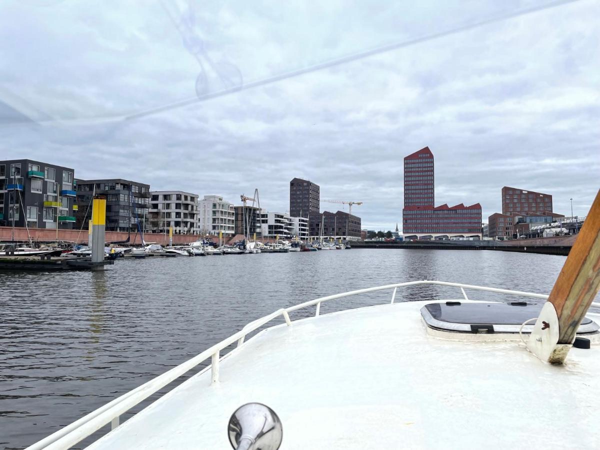 Suesses Motorboot - Bremen Ueberseestadt Kültér fotó