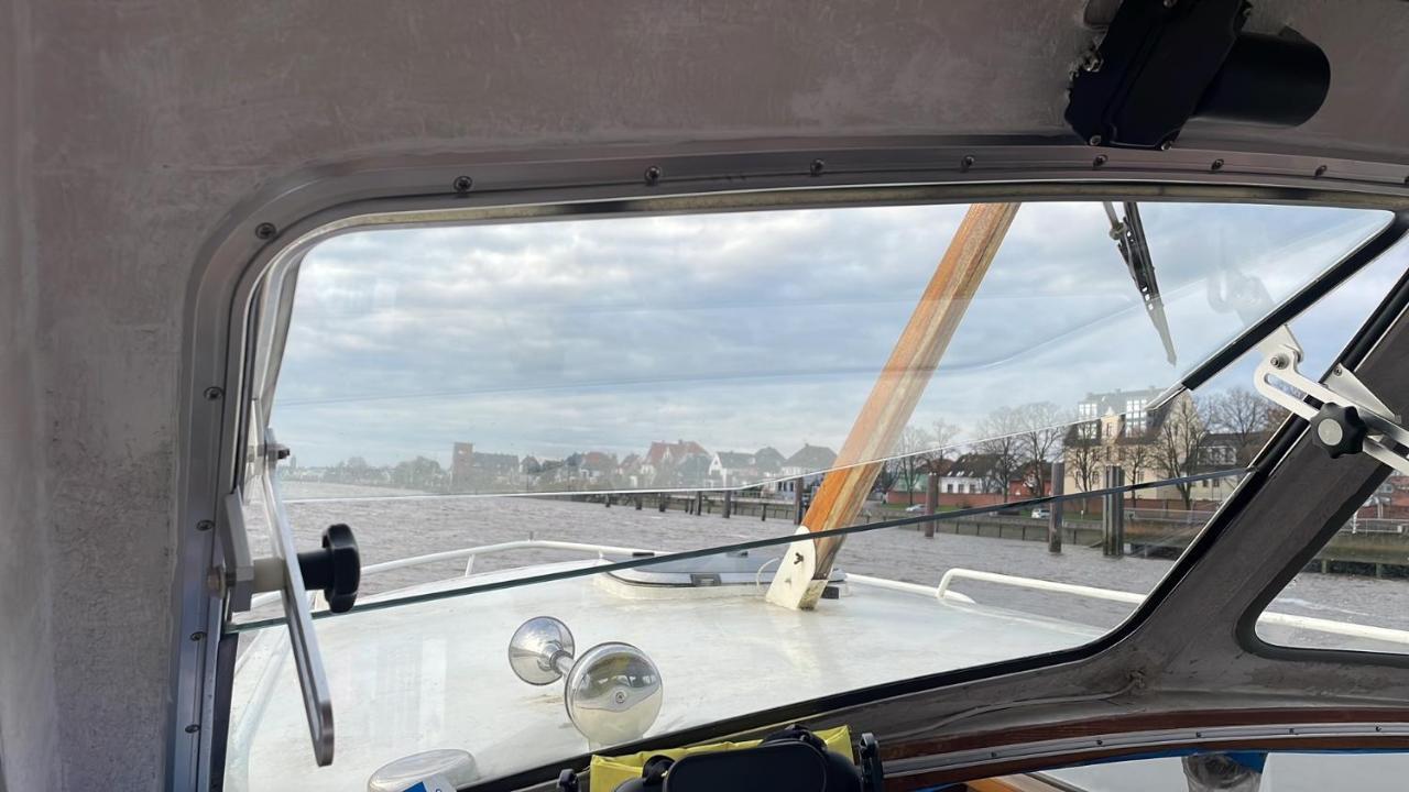 Suesses Motorboot - Bremen Ueberseestadt Kültér fotó