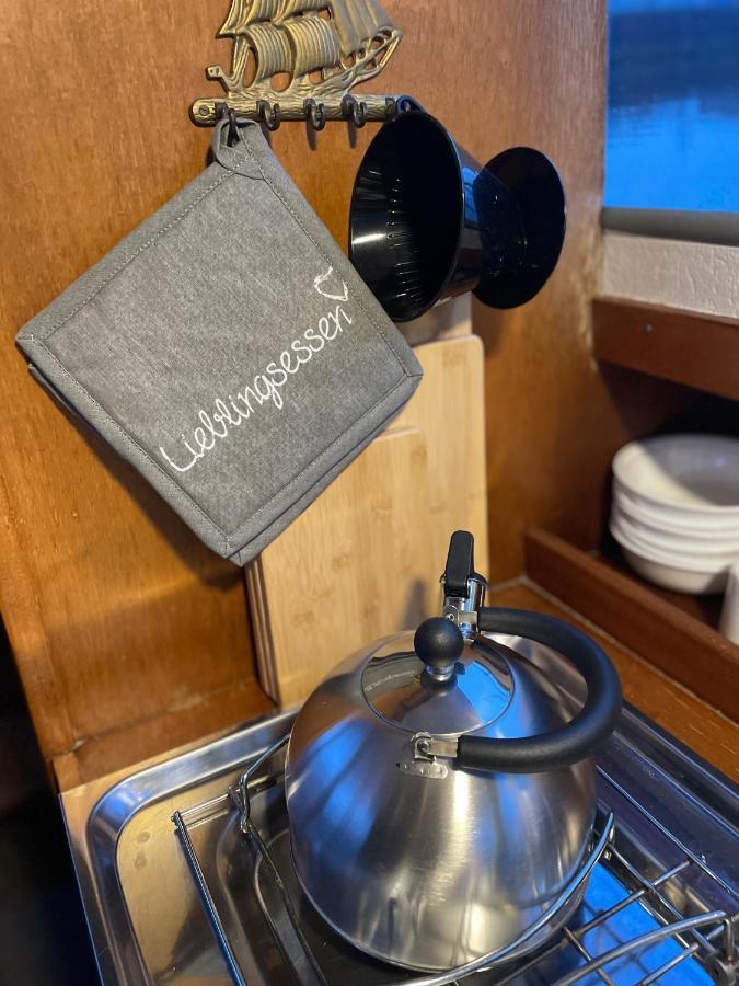 Suesses Motorboot - Bremen Ueberseestadt Kültér fotó