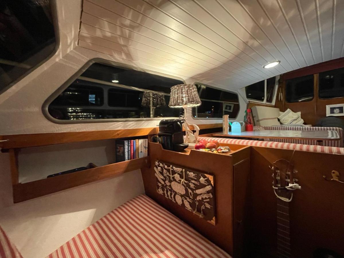 Suesses Motorboot - Bremen Ueberseestadt Kültér fotó