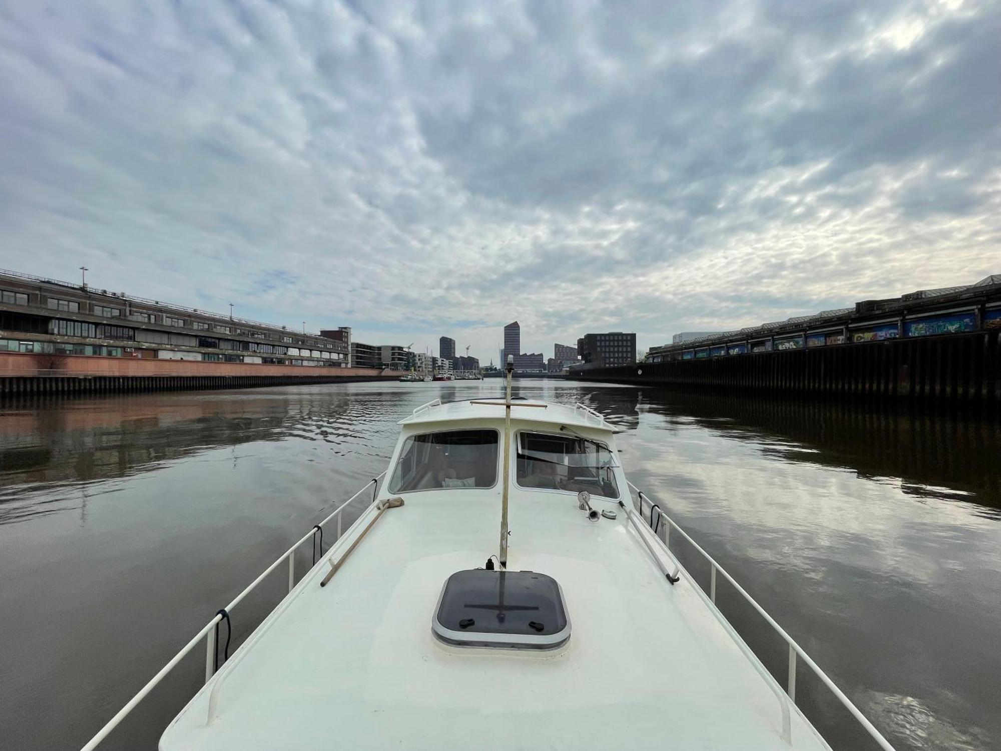 Suesses Motorboot - Bremen Ueberseestadt Kültér fotó